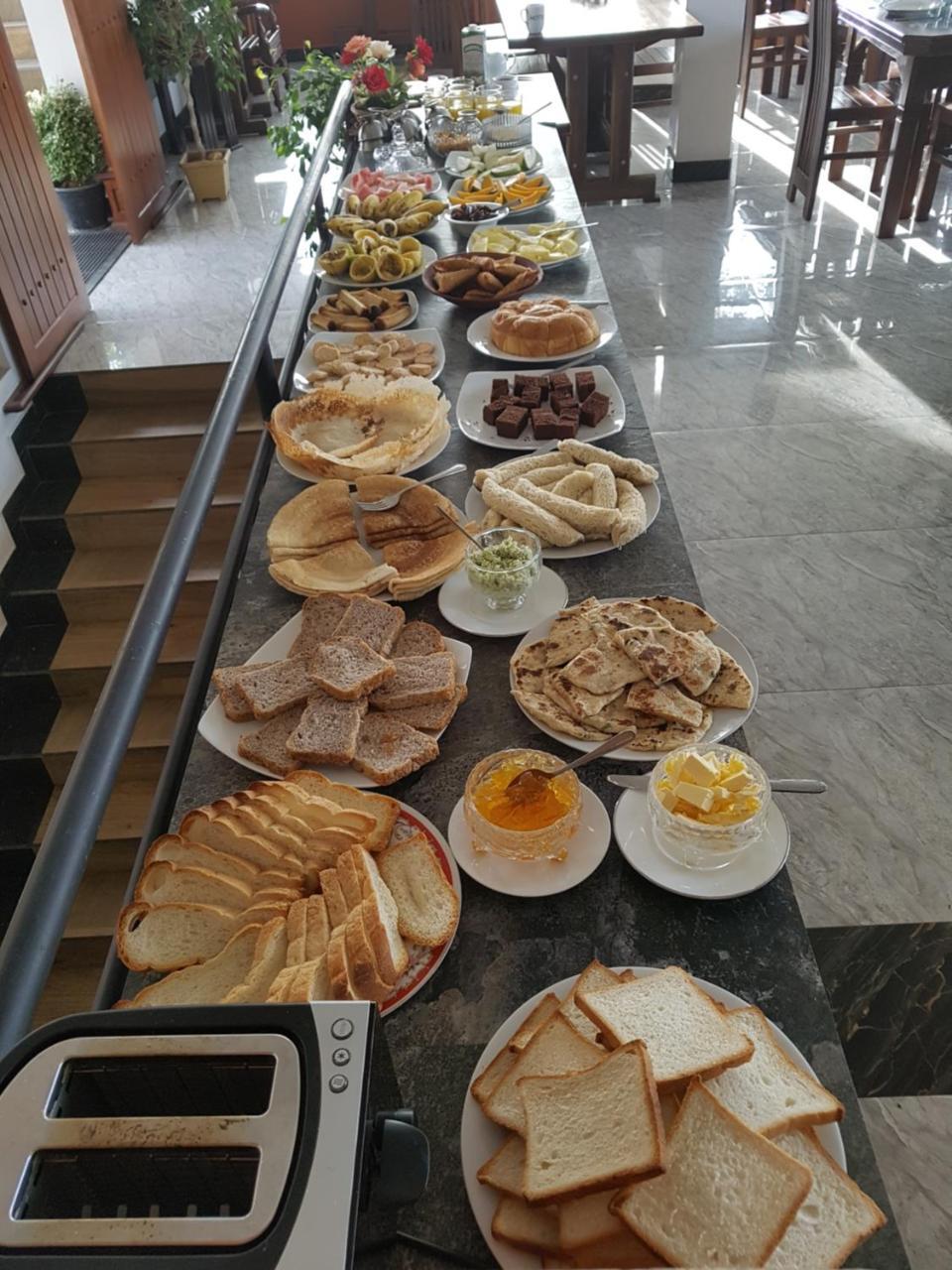 Leisure Mount View Holiday Inn Хапутале Екстериор снимка